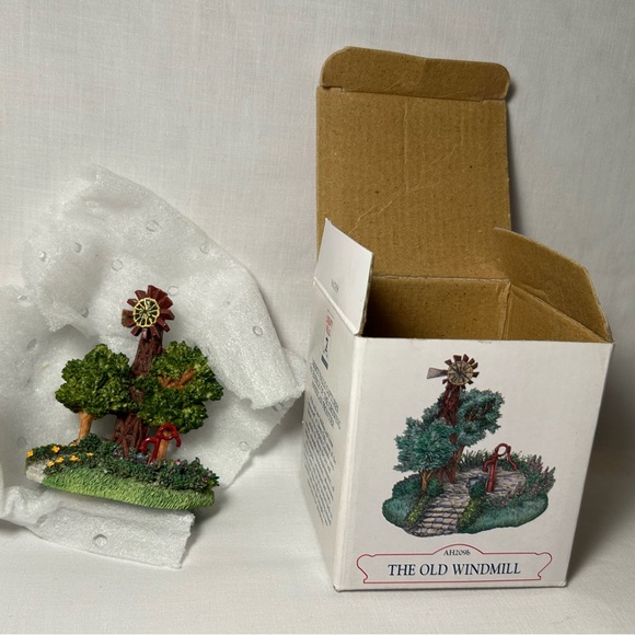 Liberty Falls Collection The Old Windmill Miniature Village Building - Picture 3 of 11